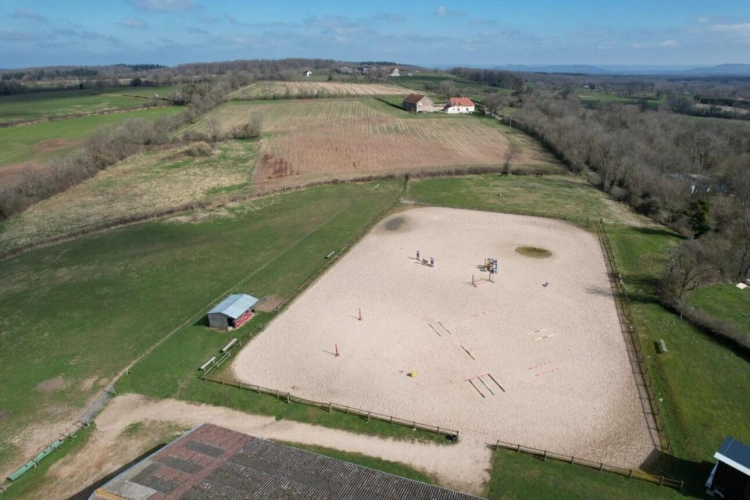 Photos 4 - Équestre - Propriété équestre clé en main sur 3,5 ha dans le Morvan