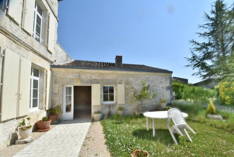 Photos 3 - Prestige - Propriete à vendre 13 pièces ROUILLAC (16)