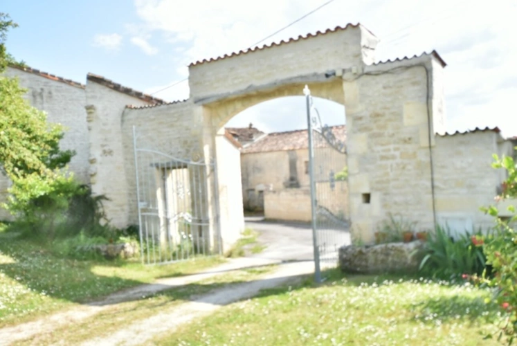 Photos 21 - Prestige - Propriete à vendre 13 pièces ROUILLAC (16)