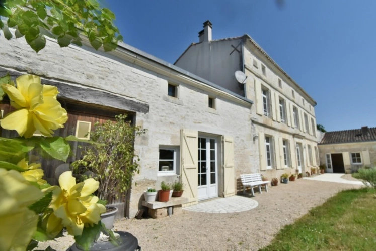 Photos 22 - Prestige - Propriete à vendre 13 pièces ROUILLAC (16)