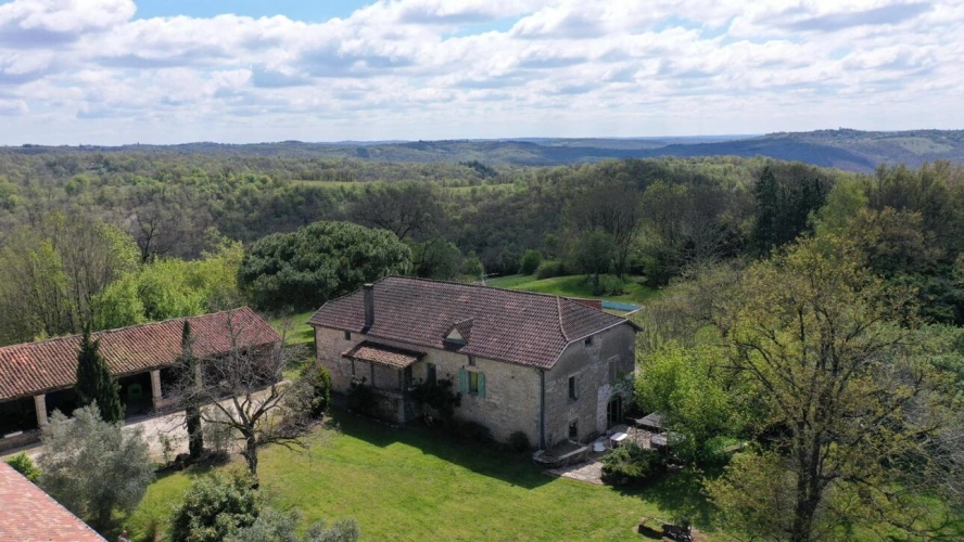 Photos 1 - Prestigious - Character property