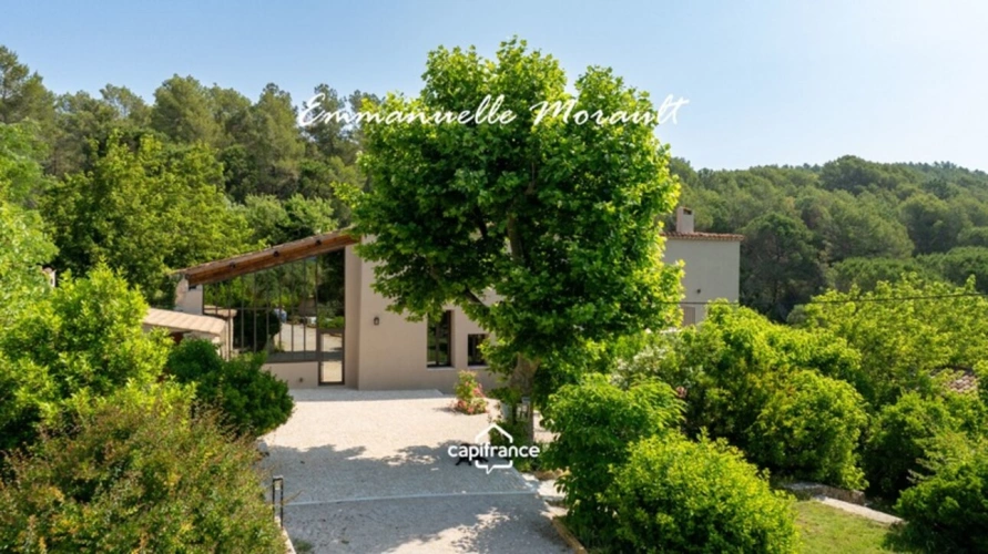 Photos 8 - Prestige - Grande Bastide Provençale - 10 pièces - terrain de 1.4 ha avec piscine, pool house et dépendances - BAGNOLS EN FORET (83)