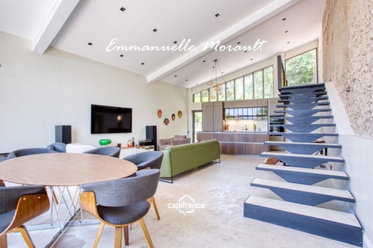 Photos 12 - Prestige - Grande Bastide Provençale - 10 pièces - terrain de 1.4 ha avec piscine, pool house et dépendances - BAGNOLS EN FORET (83)