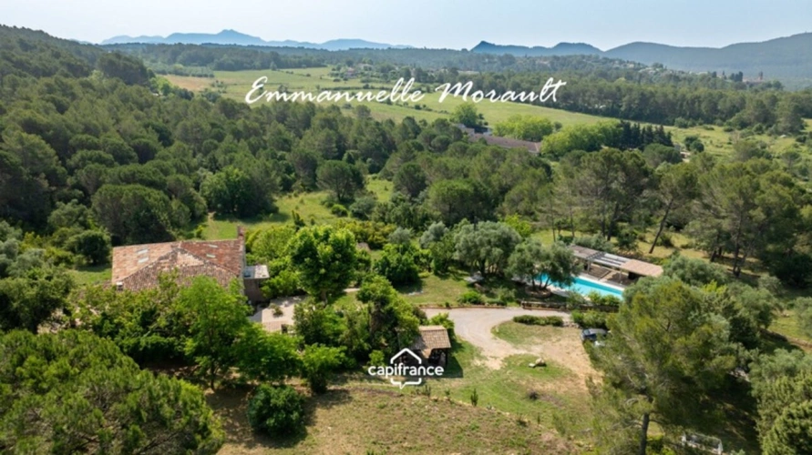 Photos 26 - Prestige - Grande Bastide Provençale - 10 pièces - terrain de 1.4 ha avec piscine, pool house et dépendances - BAGNOLS EN FORET (83)