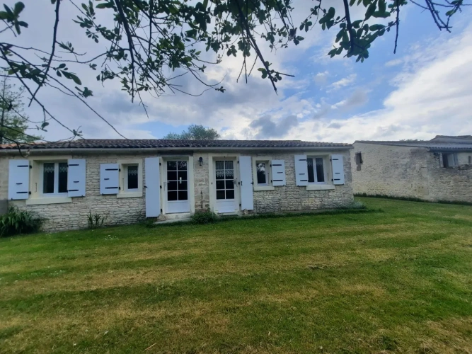 Photos 6 - Equestrian - Historical residence -3.6 ha horses and gites at 30 minutes La Rochelle