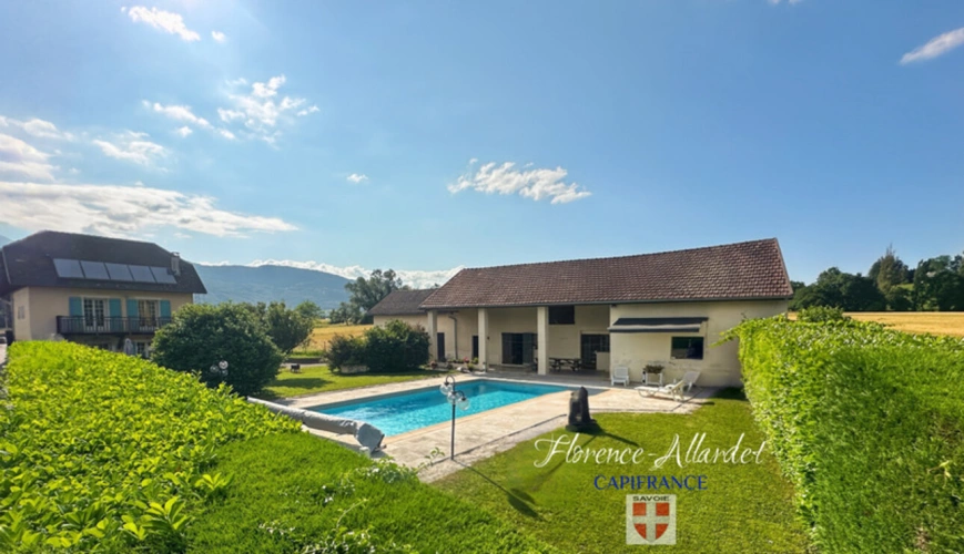 Photos 1 - Prestige - Saint-Jeoire-Prieuré – Propriété de caractère avec vaste annexe et piscine (73)