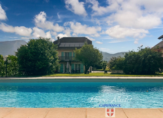 Photos 2 - Prestige - Saint-Jeoire-Prieuré – Propriété de caractère avec vaste annexe et piscine (73)