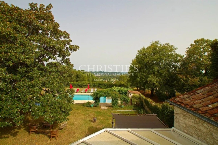 Photos 5 - Equestrian - 18-hectare estate with dominant views, maison de maitre and gites - great potential !