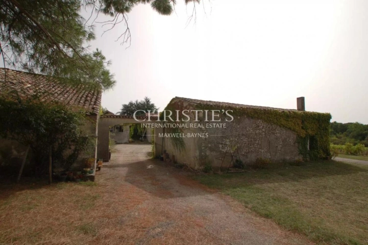 Photos 13 - Equestrian - 18-hectare estate with dominant views, maison de maitre and gites - great potential !