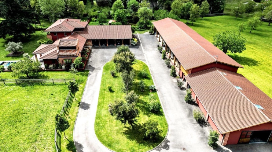 Photos 3 - Équestre - Domaine d'exception niché au coeur de 15 hectares soigneusement aménagés