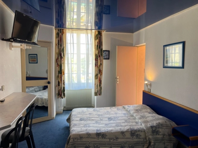 Photos 9 - Touristique - Dpt Côte d'Or (21), à vendre proche de BEAUNE propriete P34 de 1458 m²