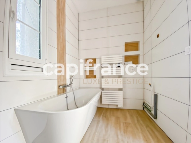 Photos 14 - Prestige - Propriete à vendre 17 pièces LORMONT (33)