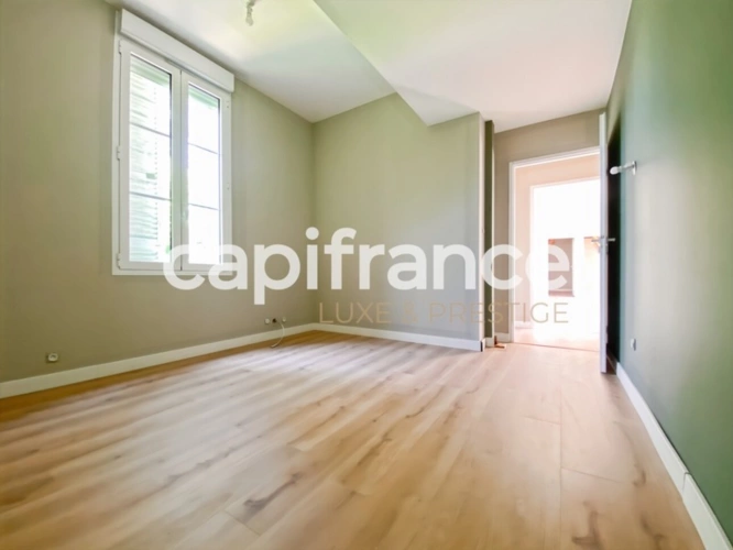Photos 15 - Prestige - Propriete à vendre 17 pièces LORMONT (33)
