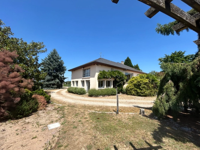 Photos 1 - Agricole - Sur ancienne Pépinière, ensemble immobilier avec maison et bâtiments