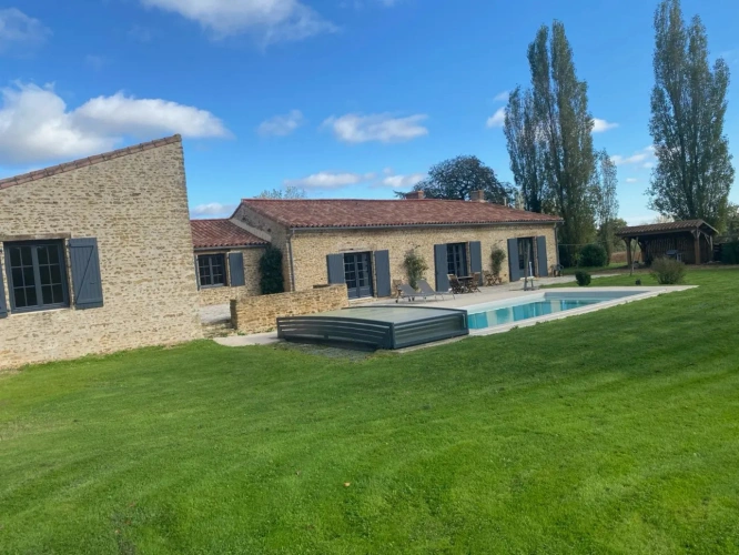 Photos 1 - Équestre - Propriété équestre sur 1,9 ha à 15 mn de LUÇON (85)