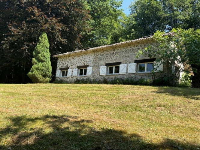 Photos 39 - Forestière - Un étang de plus de 2 hectares, une maison simple et vraie, au cœur de 10 hectares de nature préservée SAINT LEONARD DE NOBLAT (87)