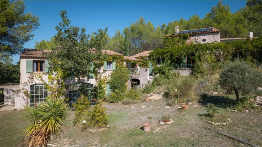 Photos 1 - Prestige - Propriété de 3 hectares aux portes du Luberon (13)