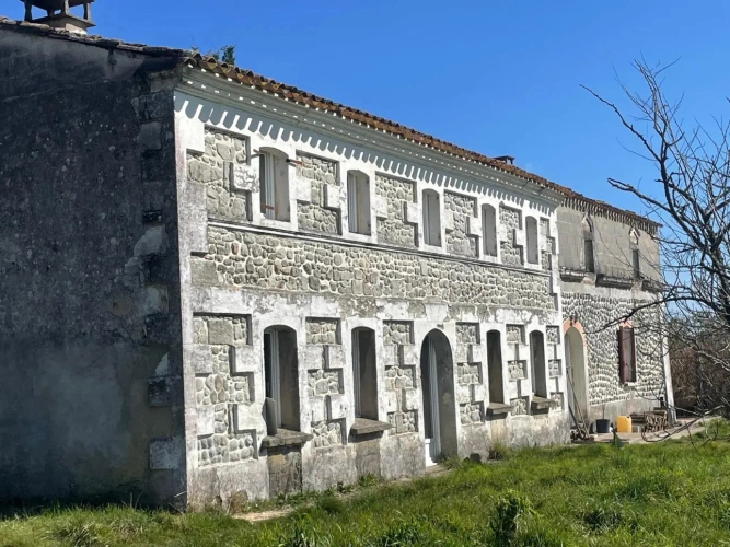 Photos 1 - Équestre - Propriété équestre 15 mn de CHALAIS (17) sur 30 ha