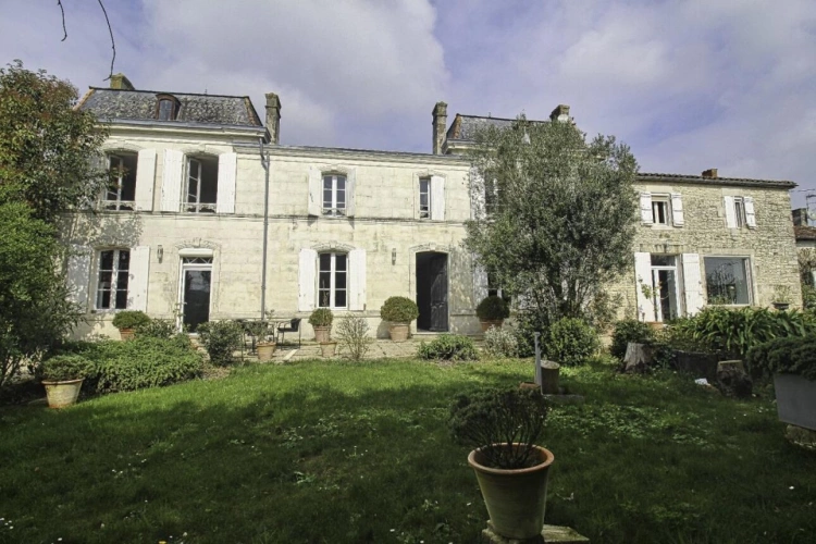 Photos 1 - Prestige - Maison de caractère