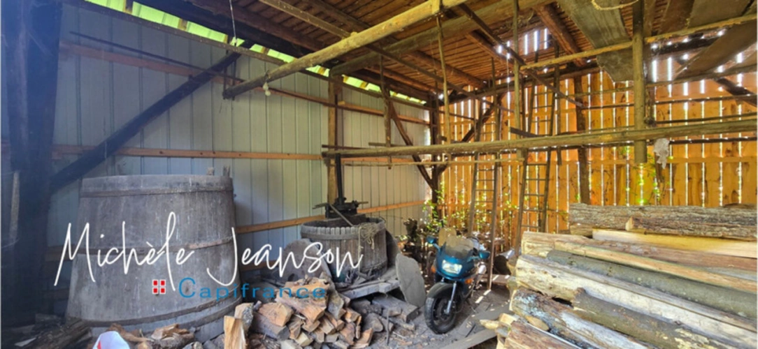 Photos 8 - Touristique - À vendre – Hangar sur deux niveaux avec plus d’un hectare de terrain à SAINT GEORGES D'HURTIERES (73)