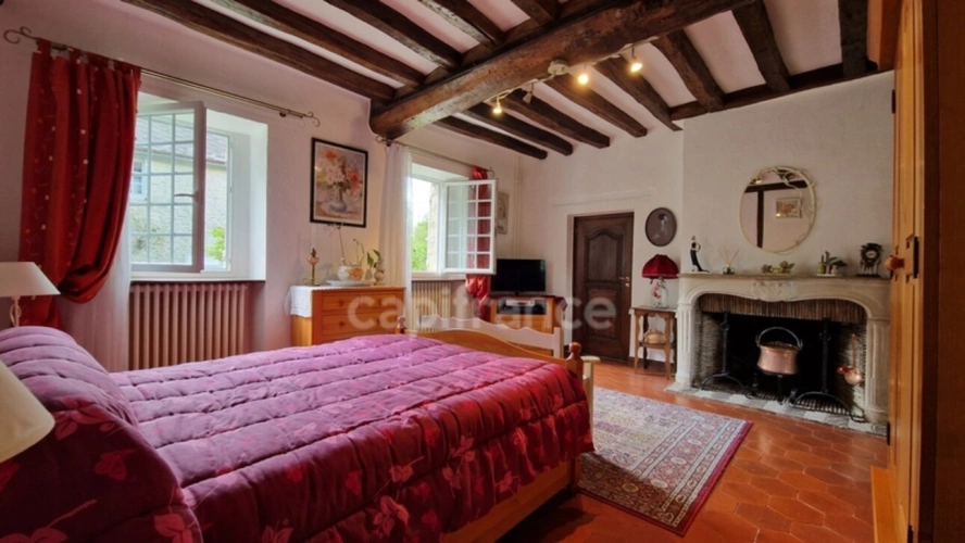 Photos 7 - Touristique - Dpt Essonne (91), à vendre proche de Méréville propriété 8 pièces avec maisonnette, jardin clos, cave et garage