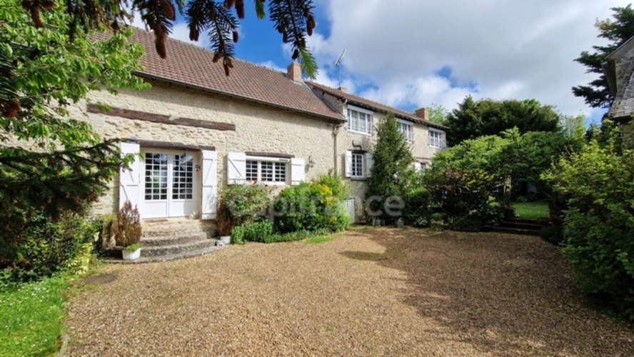 Photos 10 - Touristique - Dpt Essonne (91), à vendre proche de Méréville propriété 8 pièces avec maisonnette, jardin clos, cave et garage