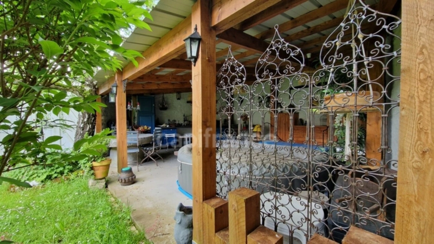 Photos 25 - Touristique - Dpt Essonne (91), à vendre proche de Méréville propriété 8 pièces avec maisonnette, jardin clos, cave et garage