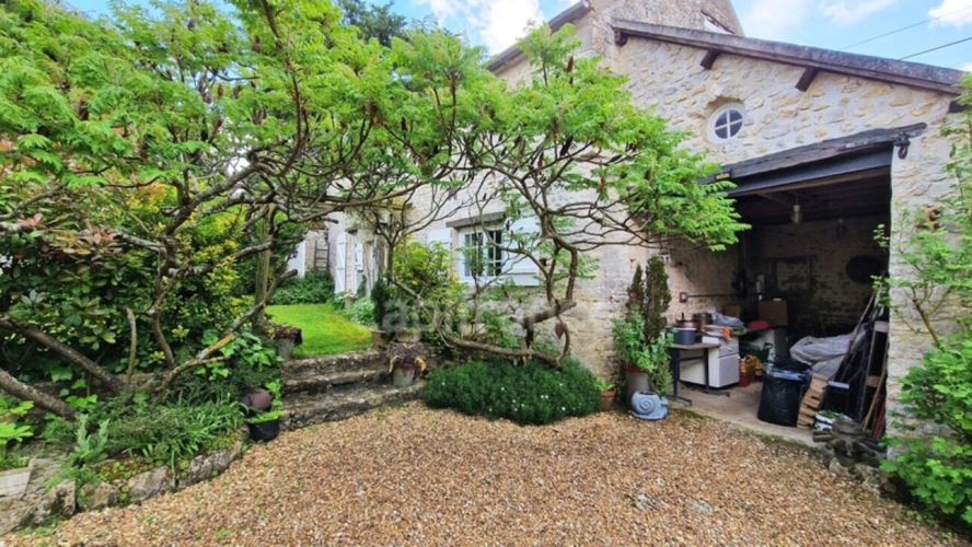 Photos 27 - Touristique - Dpt Essonne (91), à vendre proche de Méréville propriété 8 pièces avec maisonnette, jardin clos, cave et garage