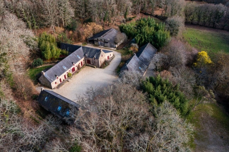 Photos 1 - Touristique - Dpt Morbihan (56), à vendre LE FAOUET Propriété du 19ème de 890 m² sur Domaine de 8 Hectares