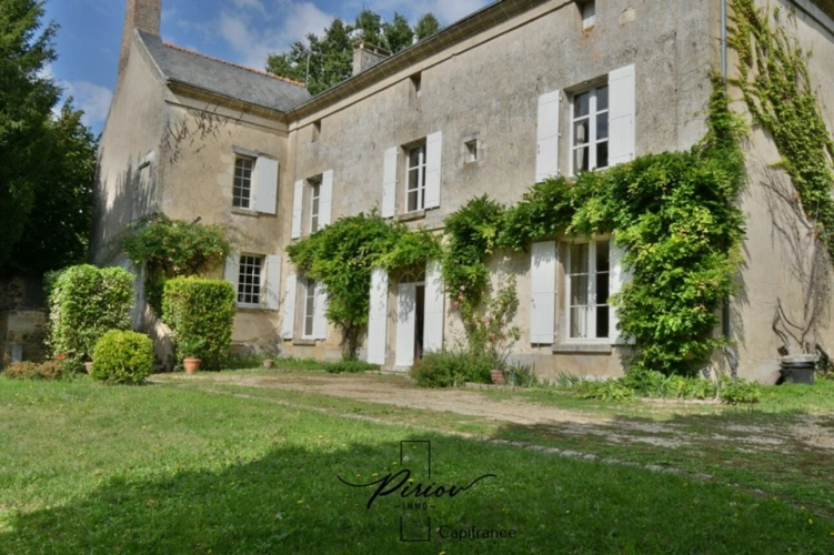 Photos 3 - Prestige - Propriété - 8 000 m² - Dépendances