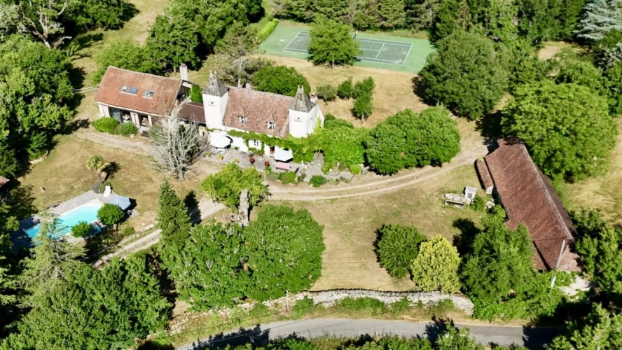 Photos 17 - Prestigious - House
