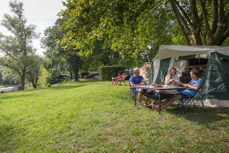 Photos 3 - Touristique - Camping *** très rentable avec piscine, bar et restaurant