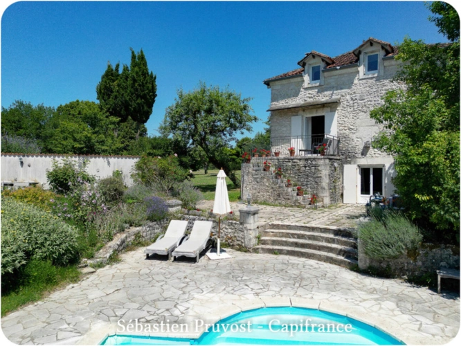 Photos 1 - Prestige - Propriete à vendre 5 pièces proche de BRANTOME (24), 180m2 hab., 4 chambres, gîte 30m2, piscine 12x6, grange, 25000m2 terrain