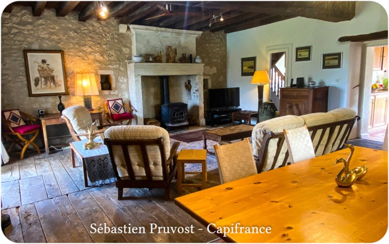 Photos 6 - Prestige - Propriete à vendre 5 pièces proche de BRANTOME (24), 180m2 hab., 4 chambres, gîte 30m2, piscine 12x6, grange, 25000m2 terrain