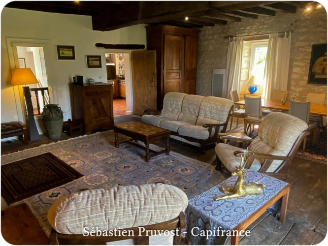 Photos 10 - Prestige - Propriete à vendre 5 pièces proche de BRANTOME (24), 180m2 hab., 4 chambres, gîte 30m2, piscine 12x6, grange, 25000m2 terrain