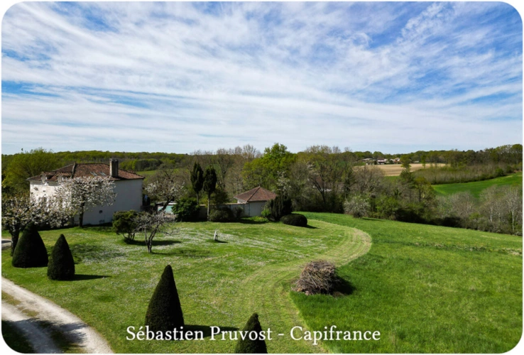 Photos 13 - Prestige - Propriete à vendre 5 pièces proche de BRANTOME (24), 180m2 hab., 4 chambres, gîte 30m2, piscine 12x6, grange, 25000m2 terrain
