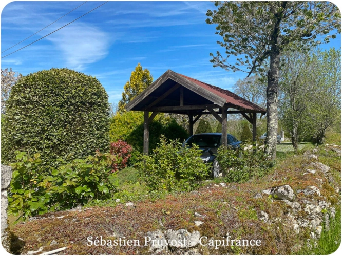 Photos 16 - Prestige - Propriete à vendre 5 pièces proche de BRANTOME (24), 180m2 hab., 4 chambres, gîte 30m2, piscine 12x6, grange, 25000m2 terrain