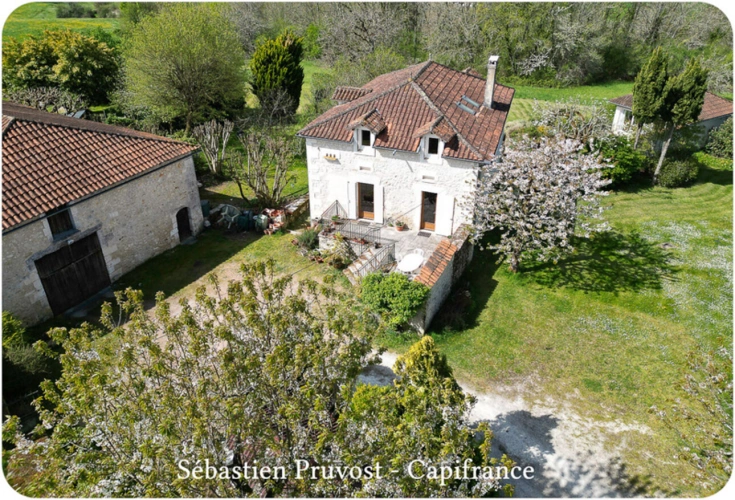 Photos 30 - Prestige - Propriete à vendre 5 pièces proche de BRANTOME (24), 180m2 hab., 4 chambres, gîte 30m2, piscine 12x6, grange, 25000m2 terrain