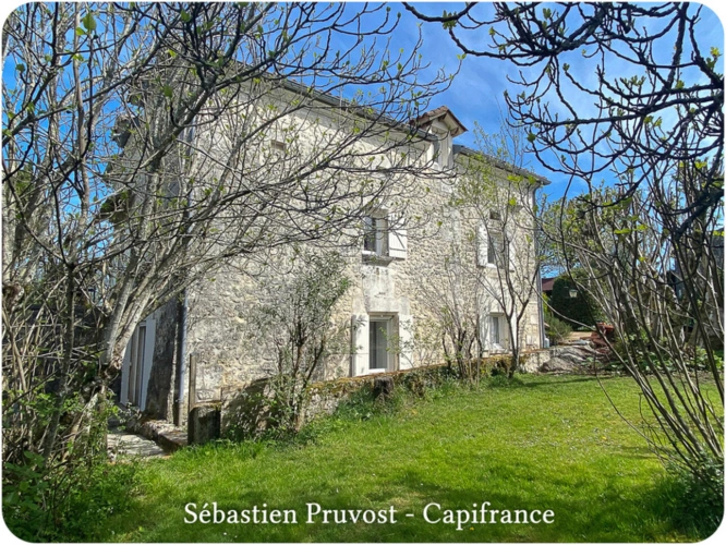 Photos 32 - Prestige - Propriete à vendre 5 pièces proche de BRANTOME (24), 180m2 hab., 4 chambres, gîte 30m2, piscine 12x6, grange, 25000m2 terrain
