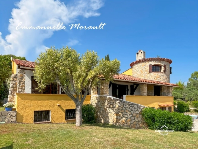 Photos 4 - Prestige - Propriété à vendre 8 pièces avec piscine et grand parc à BAGNOLS EN FORET (83)
