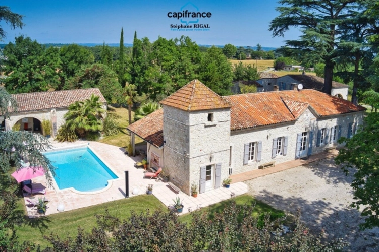 Photos 1 - Prestige - Propriete à vendre 9 pièces proche de AGEN (47) Maison + gîtes + dépendances + Boxes sur 1,6ha de terrain