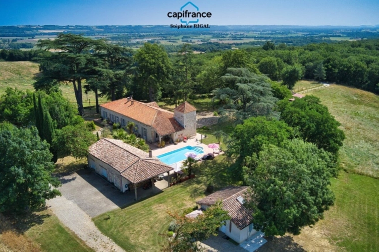 Photos 3 - Prestige - Propriete à vendre 9 pièces proche de AGEN (47) Maison + gîtes + dépendances + Boxes sur 1,6ha de terrain