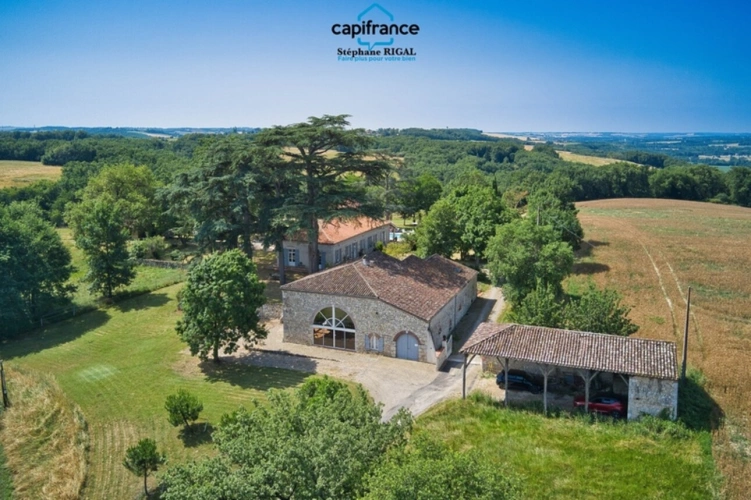 Photos 6 - Prestige - Propriete à vendre 9 pièces proche de AGEN (47) Maison + gîtes + dépendances + Boxes sur 1,6ha de terrain
