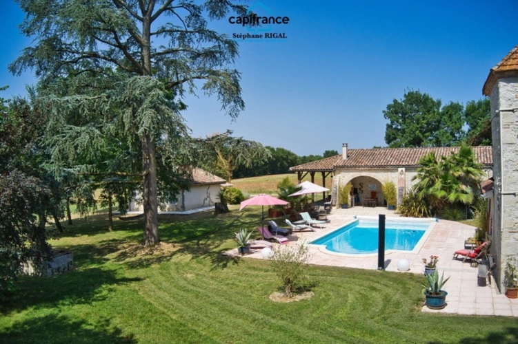 Photos 20 - Prestige - Propriete à vendre 9 pièces proche de AGEN (47) Maison + gîtes + dépendances + Boxes sur 1,6ha de terrain
