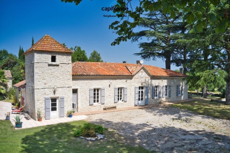 Photos 25 - Prestige - Propriete à vendre 9 pièces proche de AGEN (47) Maison + gîtes + dépendances + Boxes sur 1,6ha de terrain