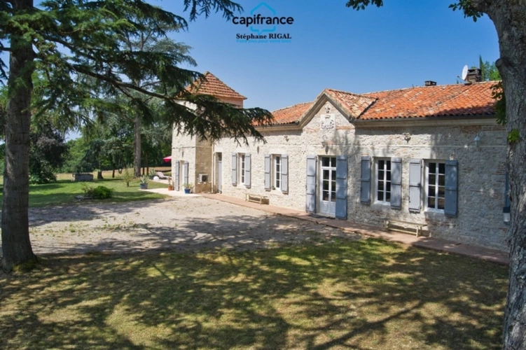 Photos 26 - Prestige - Propriete à vendre 9 pièces proche de AGEN (47) Maison + gîtes + dépendances + Boxes sur 1,6ha de terrain