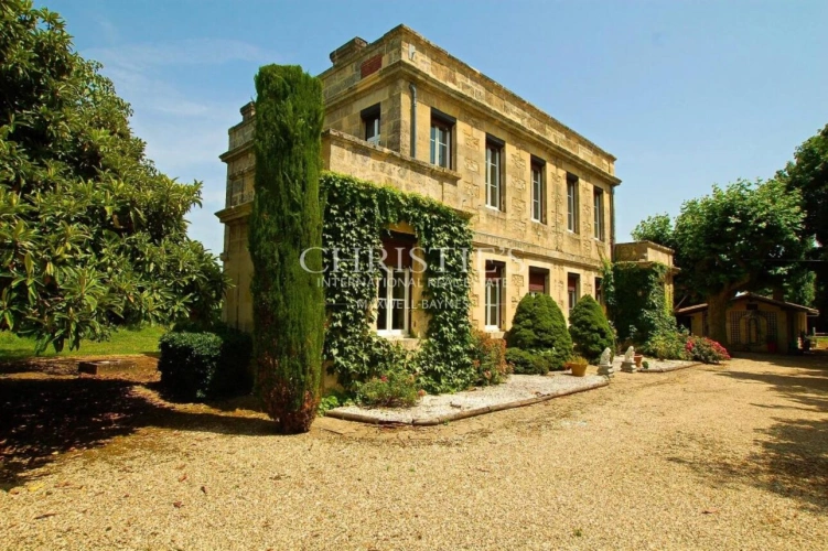 Photos 2 - Prestige - Propriété de charme composée d'une maison de maitre, d'un ancien chai, d'une seconde maison et d'un petit vignoble en fermage