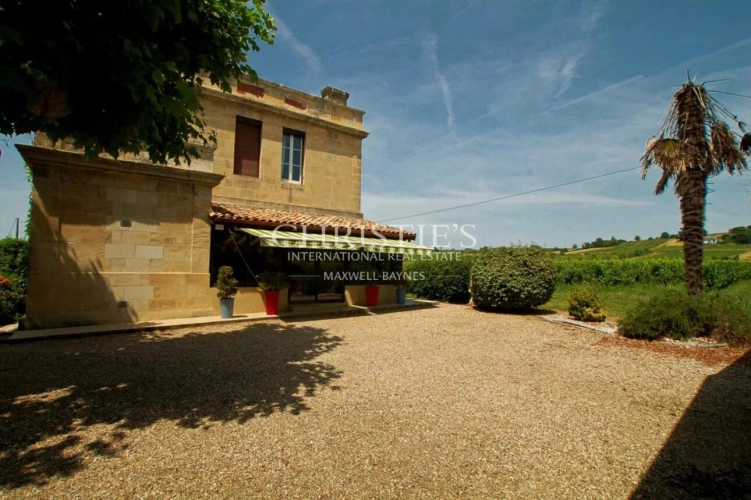 Photos 19 - Prestige - Propriété de charme composée d'une maison de maitre, d'un ancien chai, d'une seconde maison et d'un petit vignoble en fermage