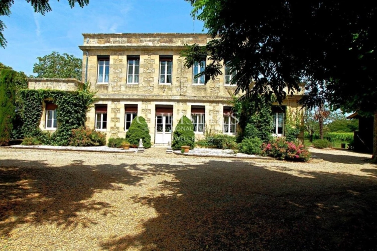 Photos 20 - Prestige - Propriété de charme composée d'une maison de maitre, d'un ancien chai, d'une seconde maison et d'un petit vignoble en fermage