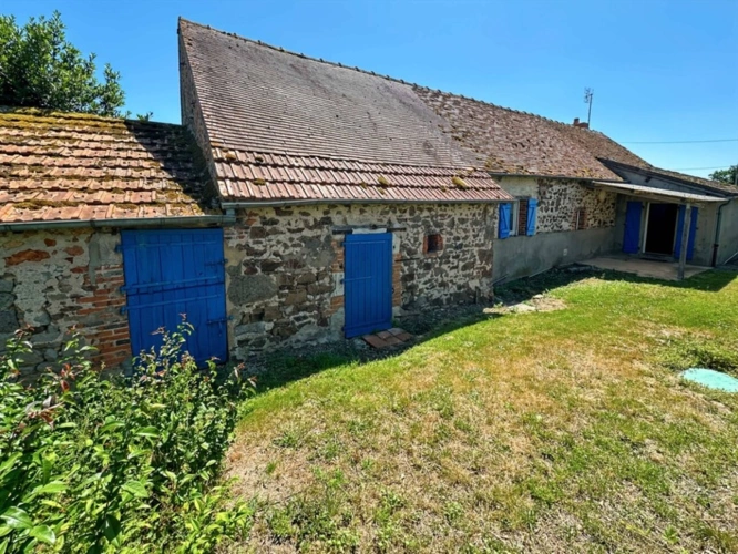 Photos 3 - Équestre - Propriete à vendre  proche de VILLEFRANCHE D'ALLIER (03) Maison , granges ,écurie ,  garage , Terrain 10 ha